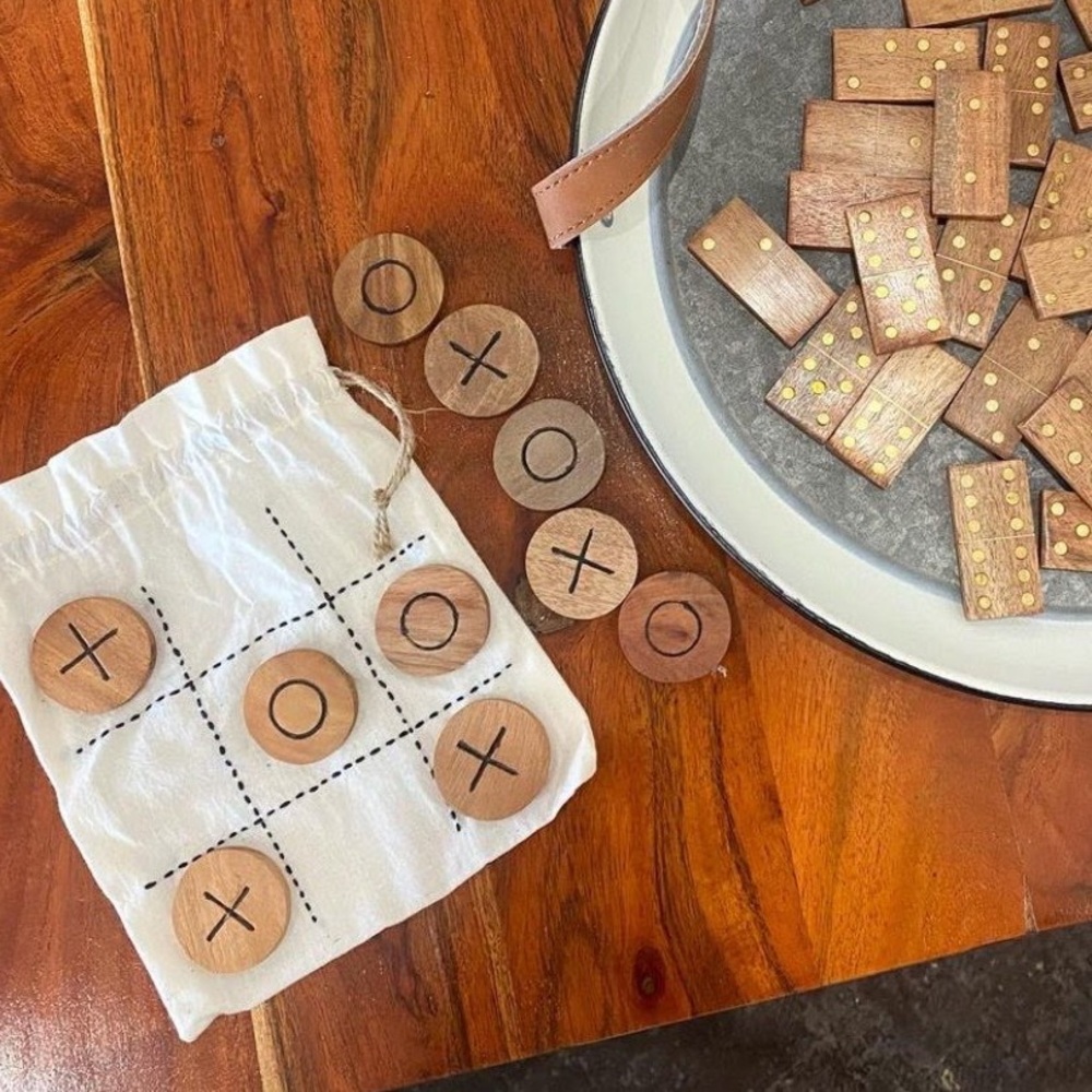 NEW Wooden Tic Tac Toe Set with Pouch Classic Heirloom Travel Set
